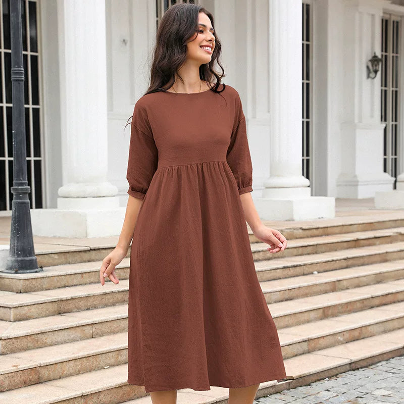 La Robe d’Été Fluide : L'Alliance Parfaite du Charme et de la Légèreté